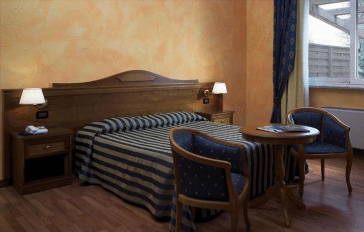 Hotel De La Ville Bereguardo Kültér fotó