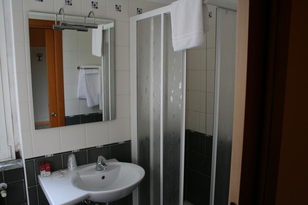 Hotel De La Ville Bereguardo Kültér fotó
